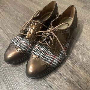 Anne Klein Brown and Plaid Lace-Up Oxfords